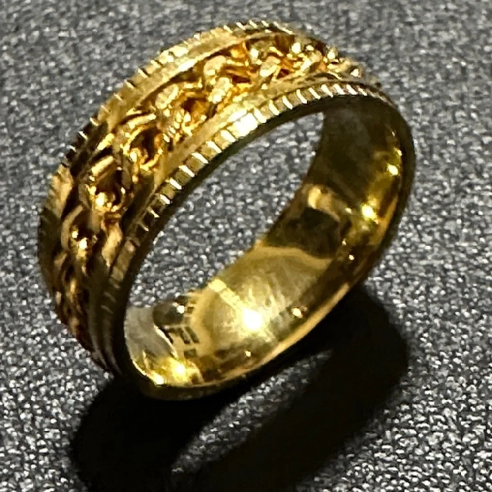 Gold Tone Spinner Curb Chain Inlay Band Ring NEW